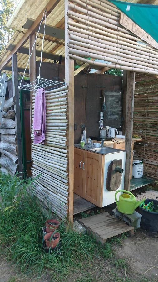 Tente En Permaculture Pirate Creysse  المظهر الخارجي الصورة