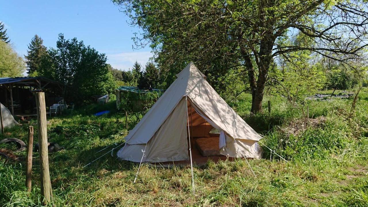 Tente En Permaculture Pirate Creysse  المظهر الخارجي الصورة